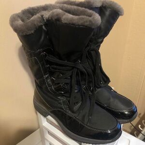 Women’s Sporto Black Weatherproof Boots with Fur Lining